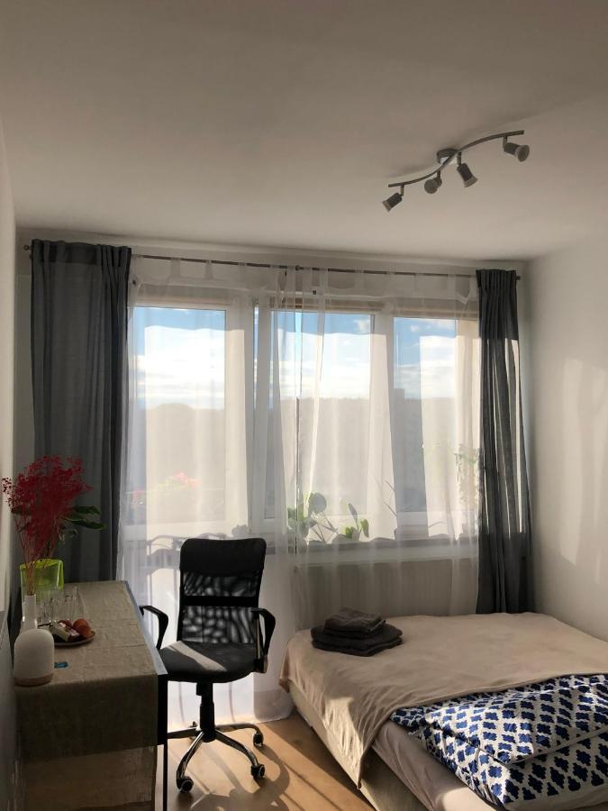 M&B Pokoj Przy Rondzie Daszynskiego Warsaw Luaran gambar